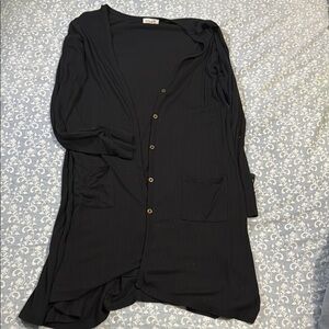 Chic Black Ribbed Cardigan with Pockets
